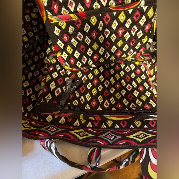 EUC Vera Bradley tic tac toggle tote in Puccini pattern w/ matching wristlet - Picture 8 of 8